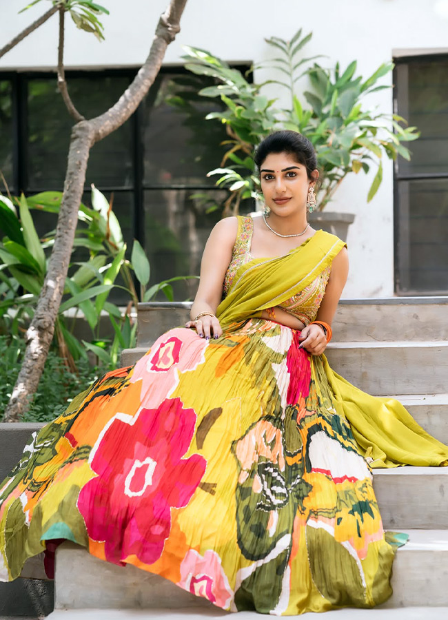 Surekha Vani Daughter Supritha Looks Stunning in a Colorful Dress Photos3