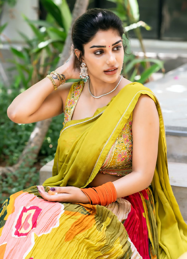 Surekha Vani Daughter Supritha Looks Stunning in a Colorful Dress Photos8