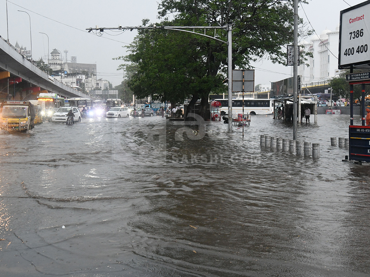 Today Heavy Rains In Hyderabad HD Photos16