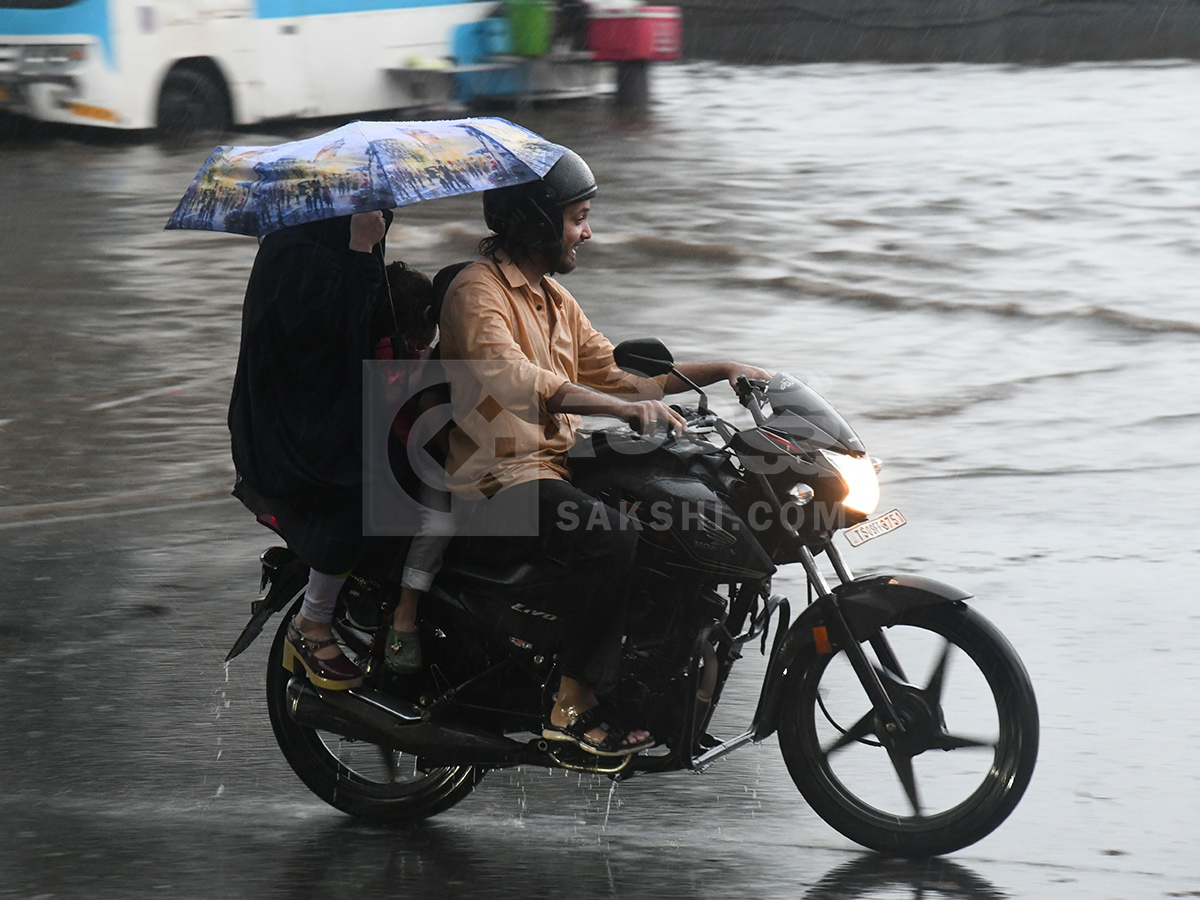 Today Heavy Rains In Hyderabad HD Photos17