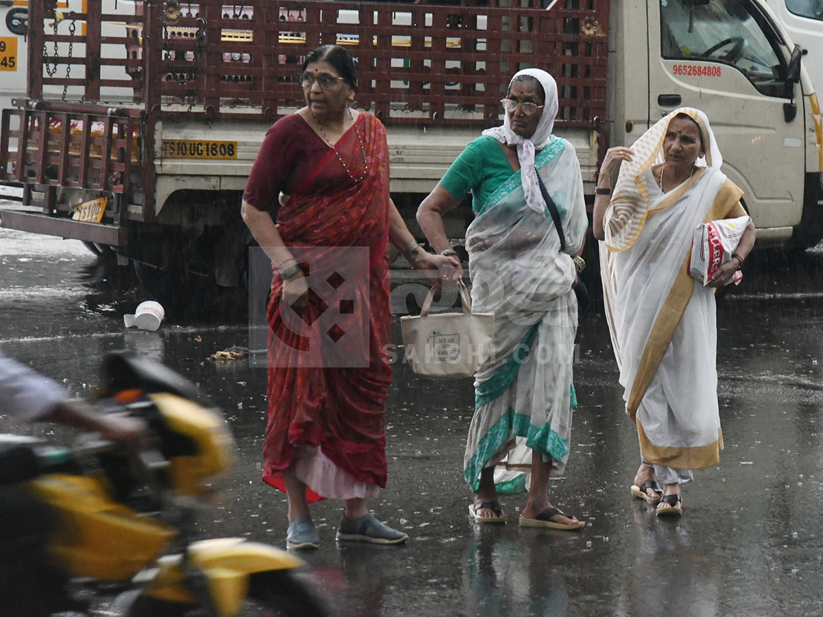 Today Heavy Rains In Hyderabad HD Photos18