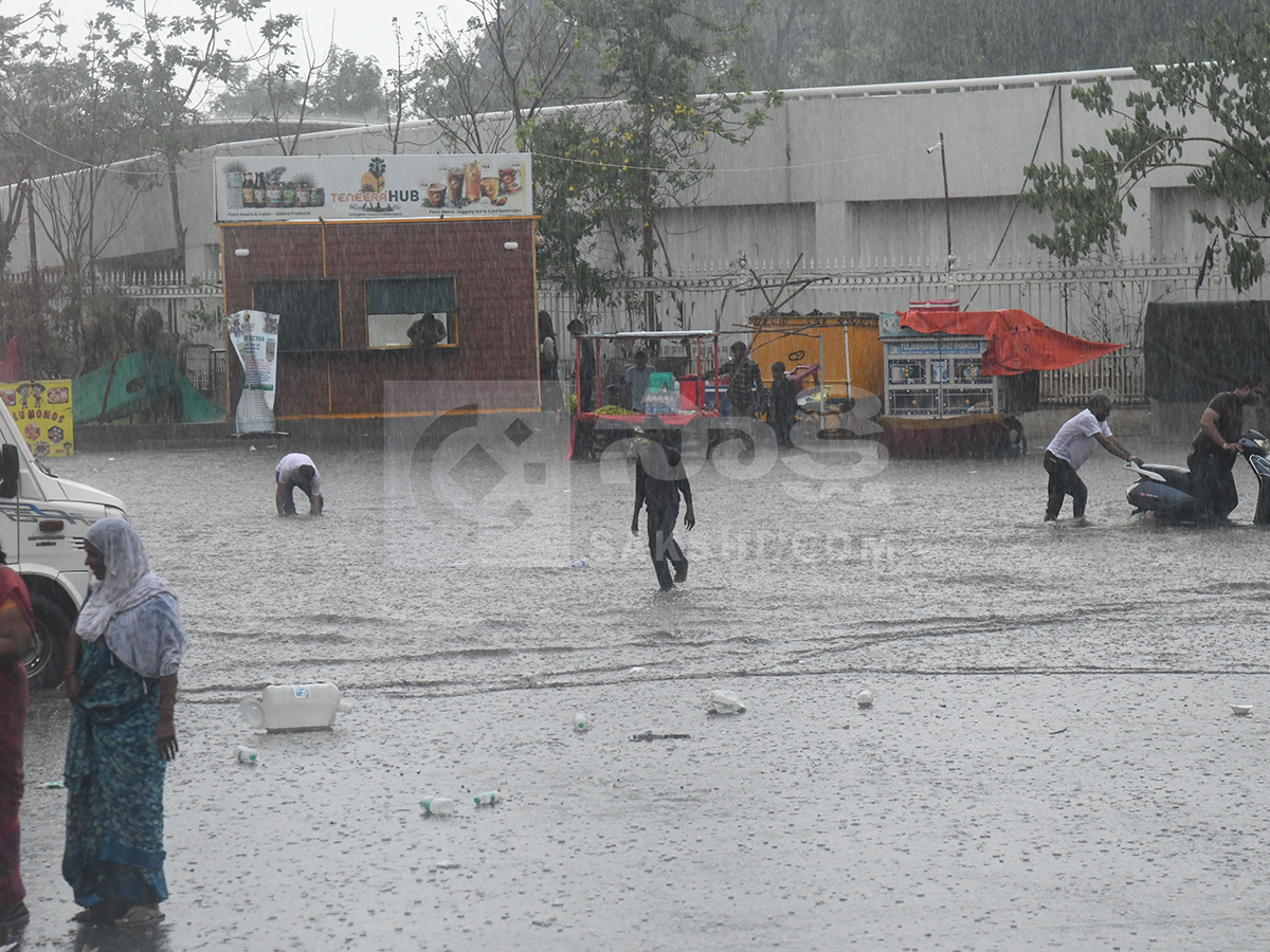 Today Heavy Rains In Hyderabad HD Photos21