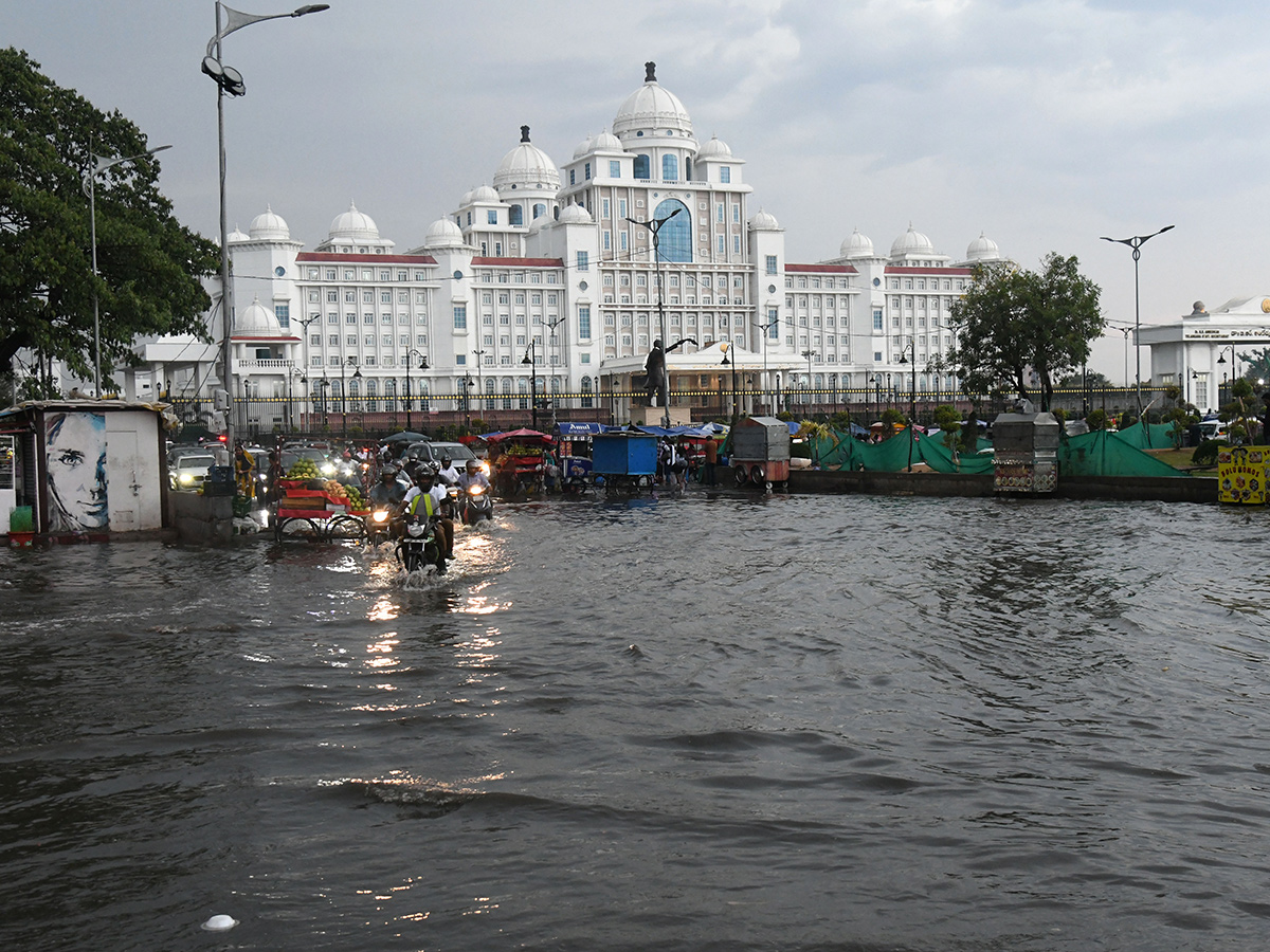 Today Heavy Rains In Hyderabad HD Photos28