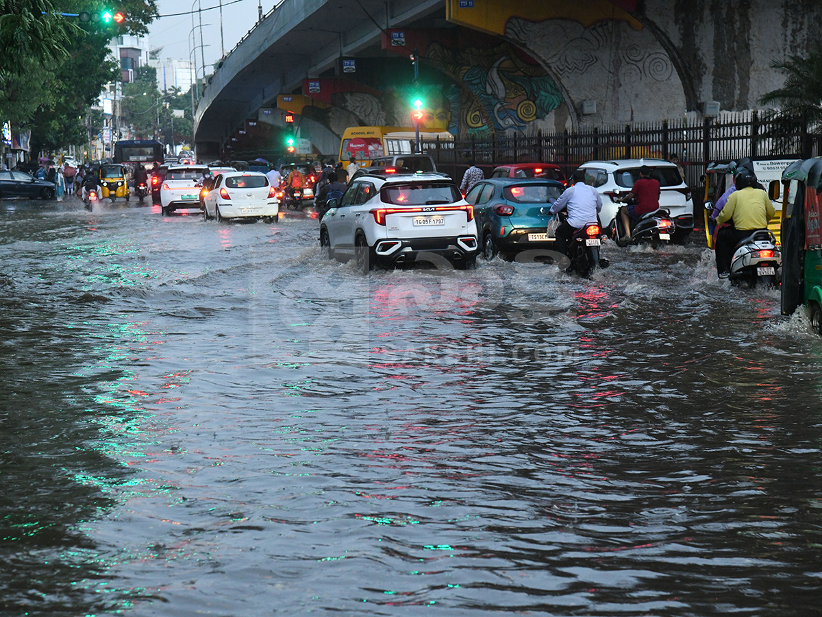 Today Heavy Rains In Hyderabad HD Photos35