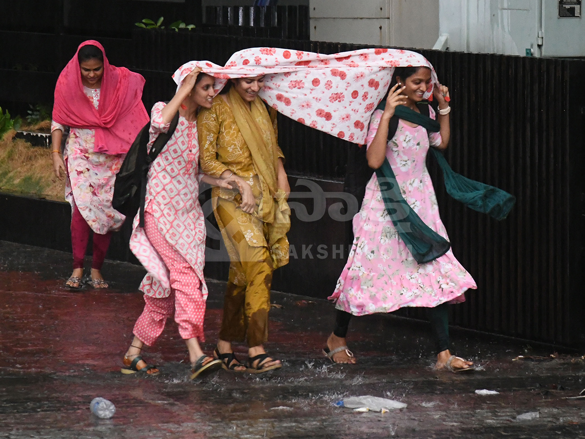 Today Heavy Rains In Hyderabad HD Photos37