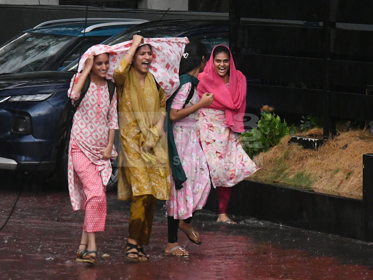 Today Heavy Rains In Hyderabad HD Photos39