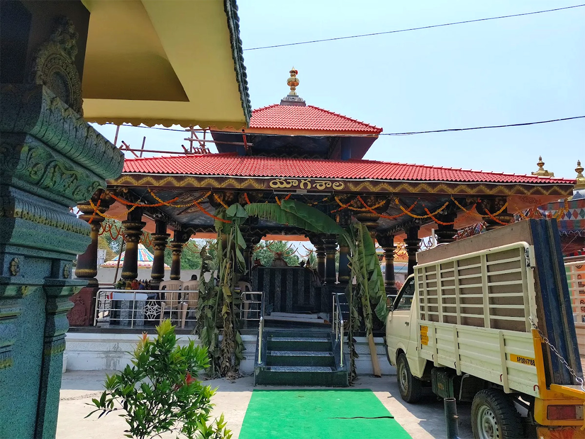 Devotional : Mahakaleshwar Temple 2nd Ujjain Rajahmundry HD Photos 25