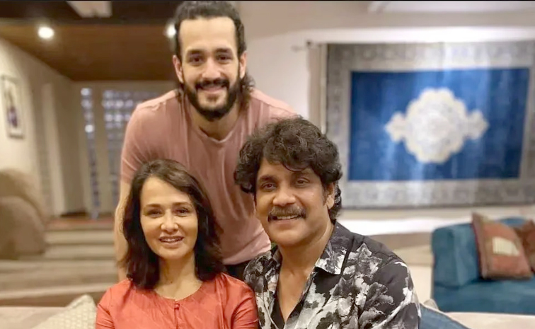 Nagarjuna And Amala akkineni 34th wedding Anniversary Photos4