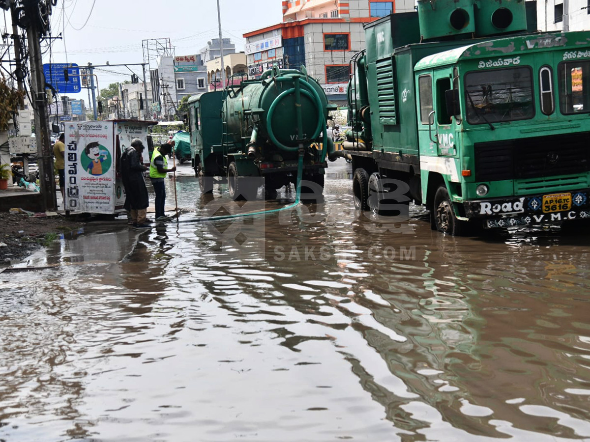 Today Rains In Vijayawada HD Photos12
