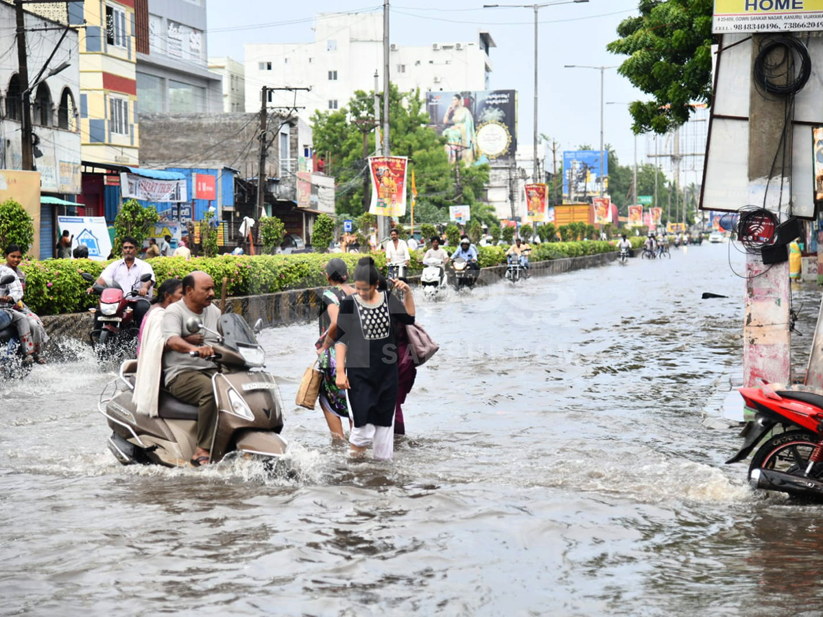 Today Rains In Vijayawada HD Photos28
