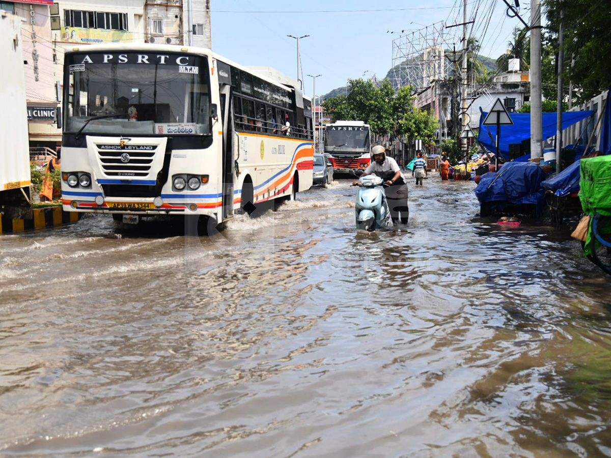 Today Rains In Vijayawada HD Photos9