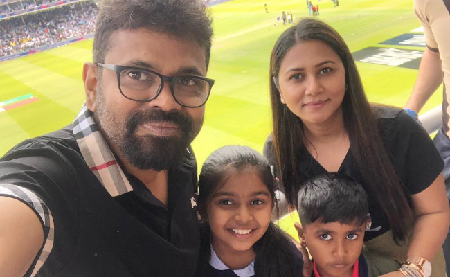 Director Sukumar And His Wife Thabitha Wedding Anniversary Special Photos20