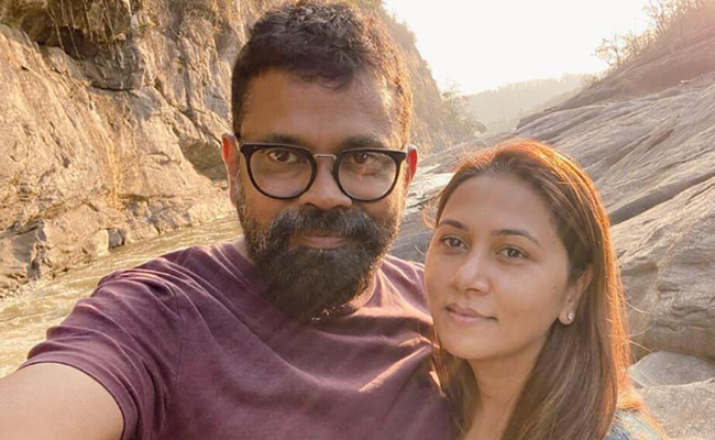 Director Sukumar And His Wife Thabitha Wedding Anniversary Special Photos22