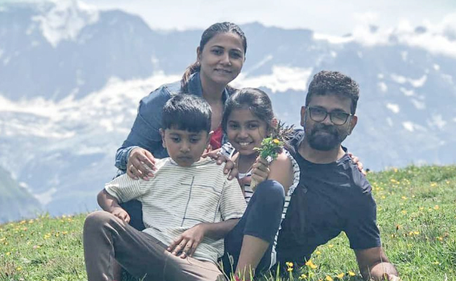 Director Sukumar And His Wife Thabitha Wedding Anniversary Special Photos24