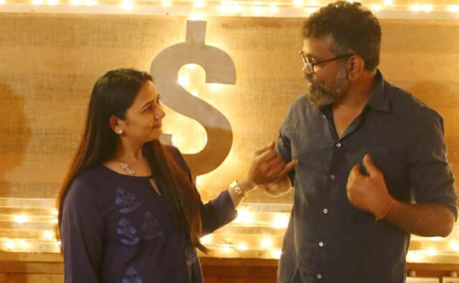 Director Sukumar And His Wife Thabitha Wedding Anniversary Special Photos25