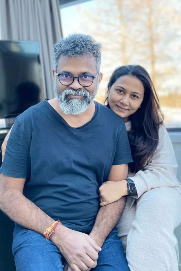 Director Sukumar And His Wife Thabitha Wedding Anniversary Special Photos29