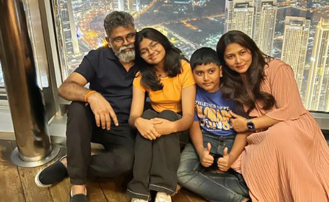 Director Sukumar And His Wife Thabitha Wedding Anniversary Special Photos31