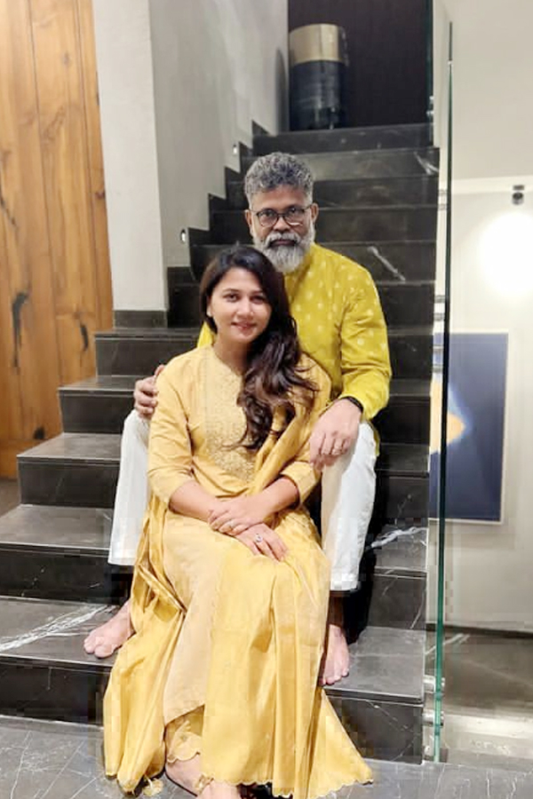 Director Sukumar And His Wife Thabitha Wedding Anniversary Special Photos32