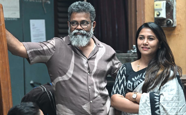 Director Sukumar And His Wife Thabitha Wedding Anniversary Special Photos33