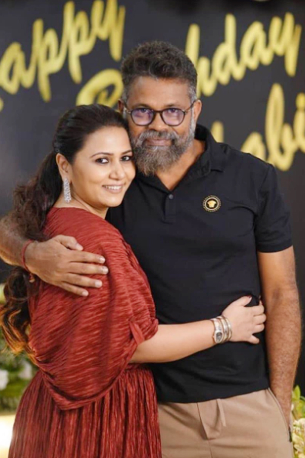 Director Sukumar And His Wife Thabitha Wedding Anniversary Special Photos7