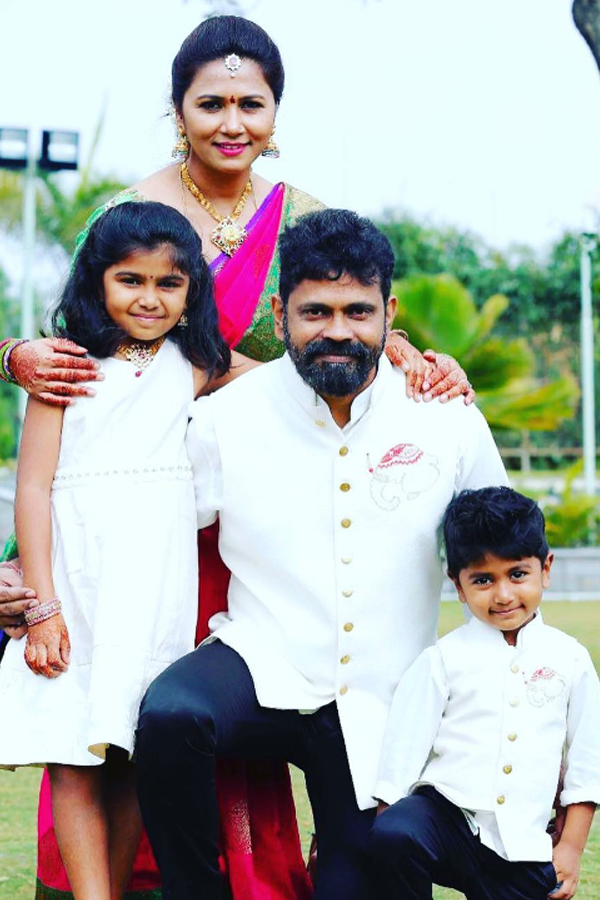 Director Sukumar And His Wife Thabitha Wedding Anniversary Special Photos9