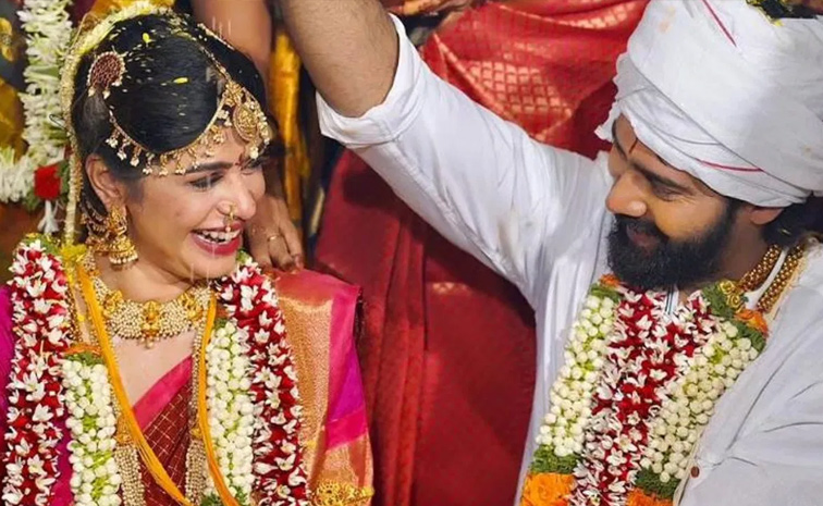 Hero Naveen Chandra Wedding Anniversary Special Photos12