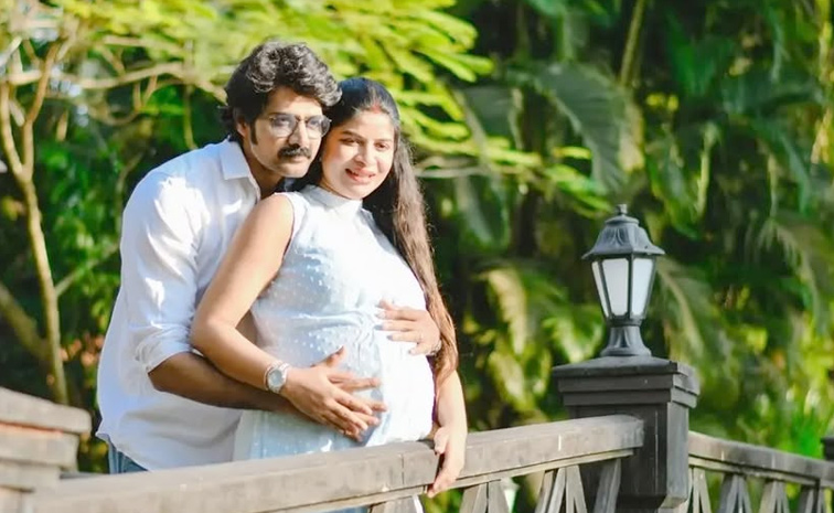 Hero Naveen Chandra Wedding Anniversary Special Photos14