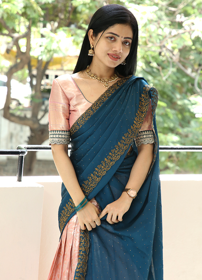 Kotha Malupu Movie Heroine Bhairavi Ardhya Deka HD Photos13