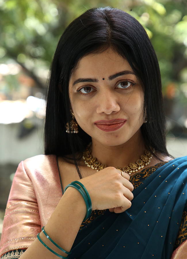 Kotha Malupu Movie Heroine Bhairavi Ardhya Deka HD Photos7