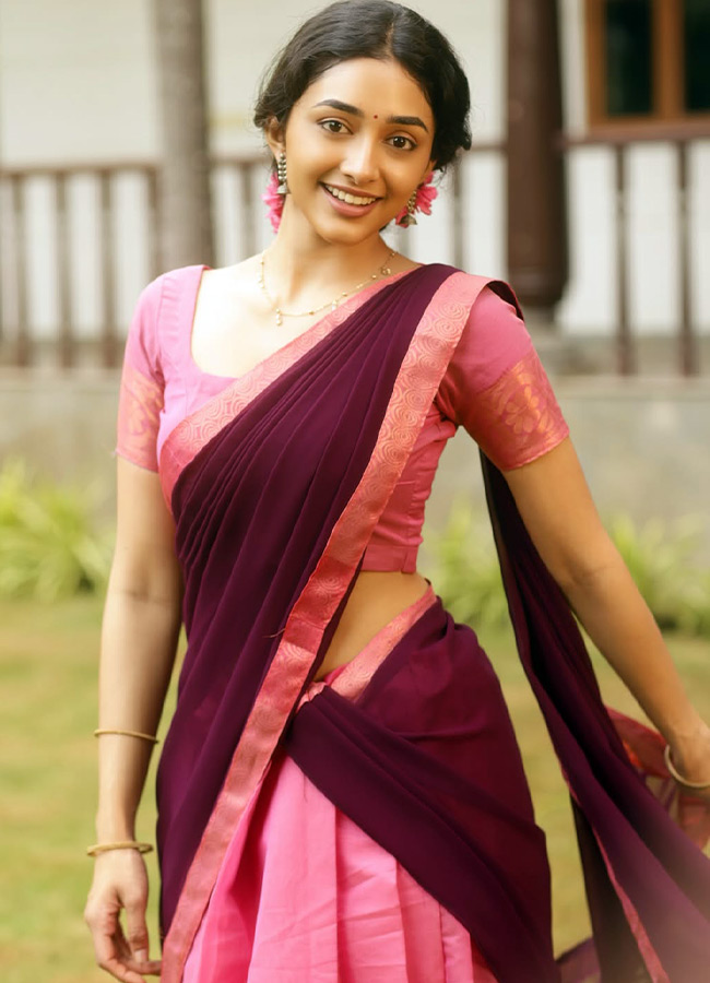 Actress Preity Mukhundhan Looks Stunning In a Saree Photos...9