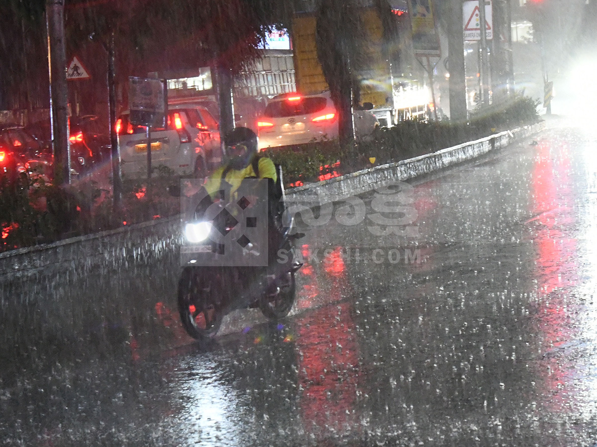 Current Weather : Heavy Rain in Hyderabad Today HD Photos 14