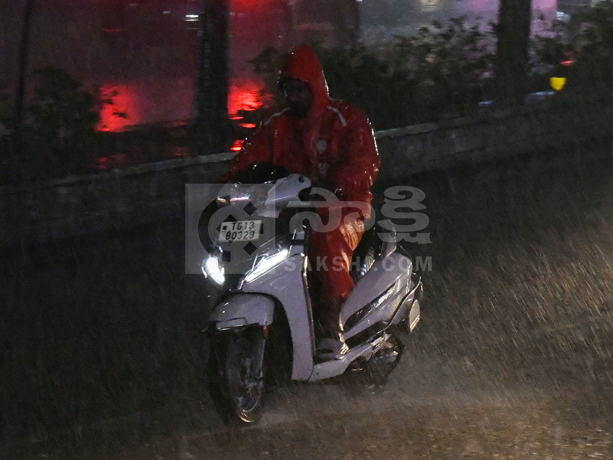 Current Weather : Heavy Rain in Hyderabad Today HD Photos 2
