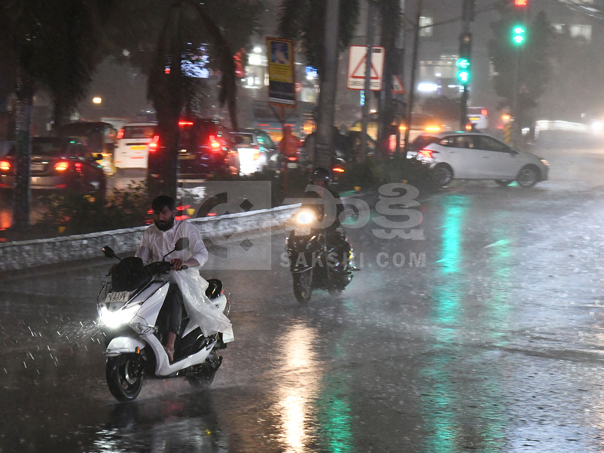Current Weather : Heavy Rain in Hyderabad Today HD Photos 21