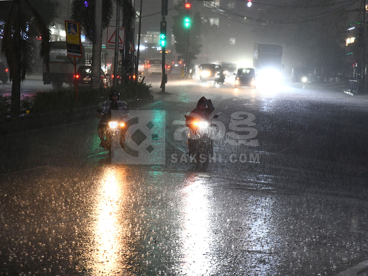 Current Weather : Heavy Rain in Hyderabad Today HD Photos 7