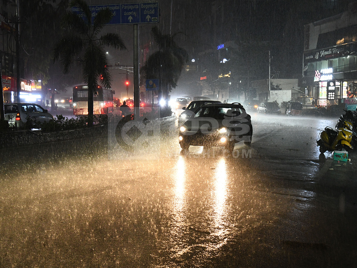 Current Weather : Heavy Rain in Hyderabad Today HD Photos 8