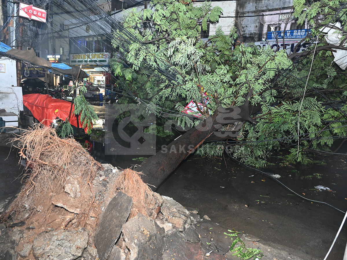 Current Weather : Heavy Rain in Hyderabad Today HD Photos 9