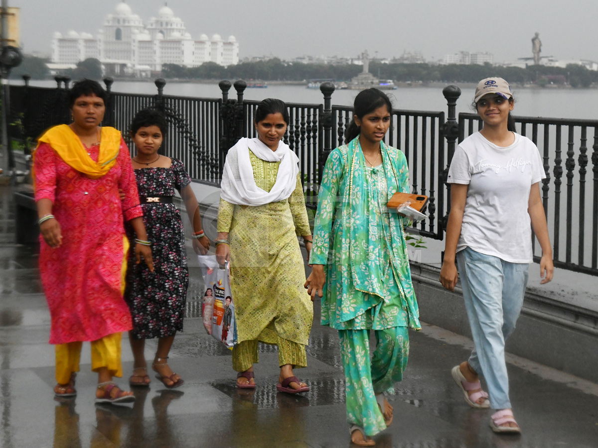 Heavy Rainfall In Parts Of Hyderabad Photos16