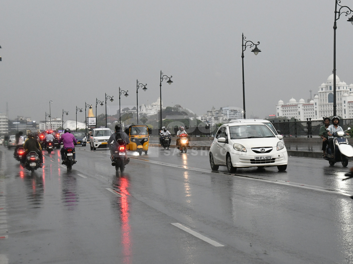 Heavy Rainfall In Parts Of Hyderabad Photos17
