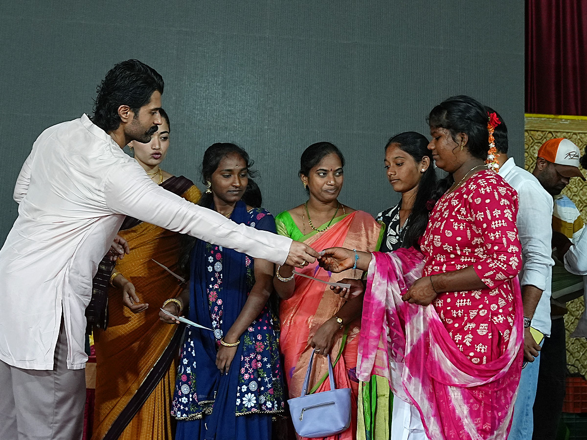 Vijay and Rashmika in their hometown for a noble event Photos10