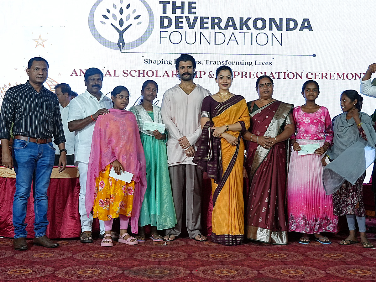 Vijay and Rashmika in their hometown for a noble event Photos17