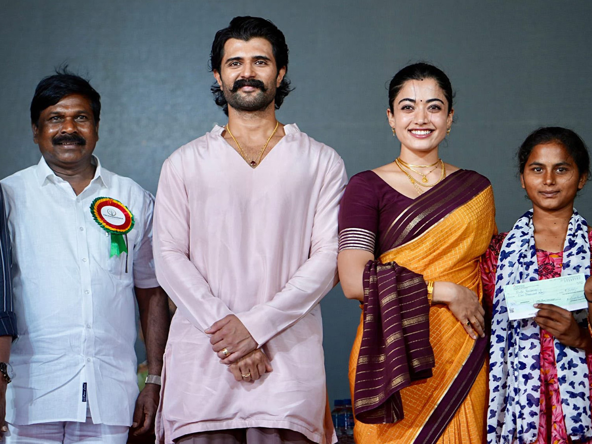 Vijay and Rashmika in their hometown for a noble event Photos2