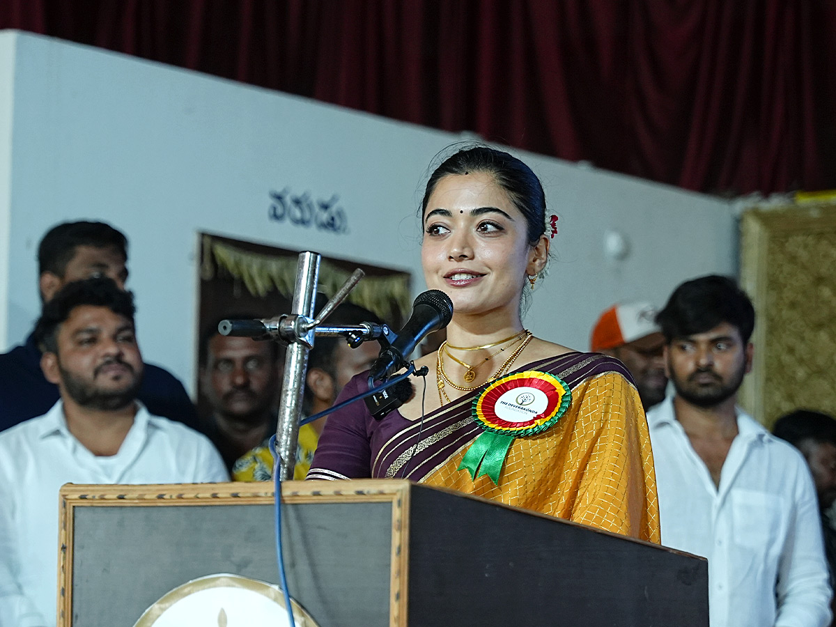 Vijay and Rashmika in their hometown for a noble event Photos6
