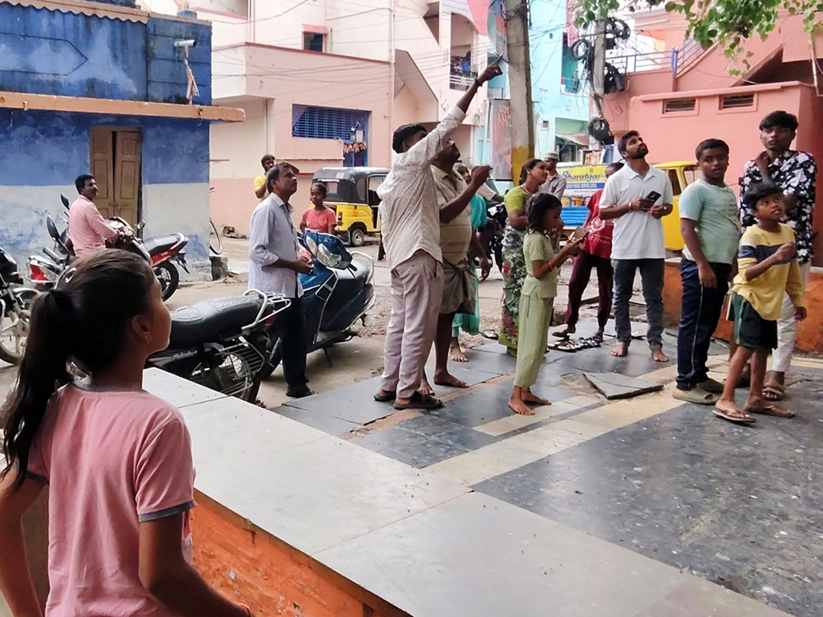 Kurnool Most Mysterious Tree Opened Its Eyes Viral Photos5