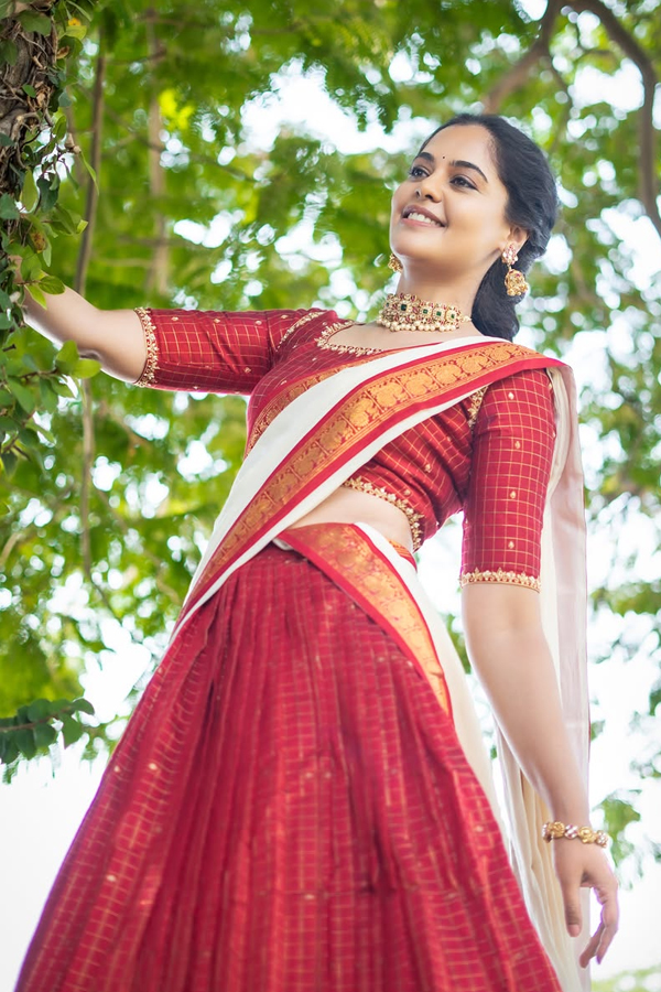Bindu Madhavi Shares thanked those who wished My birthday On Social Media Photos3