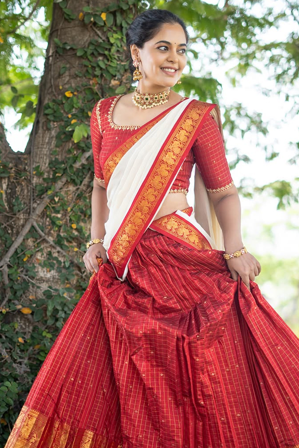 Bindu Madhavi Shares thanked those who wished My birthday On Social Media Photos4