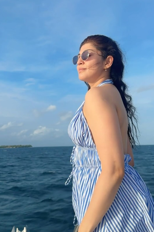 Actress Pranitha Glows In Maldives Family Vacation Photos5