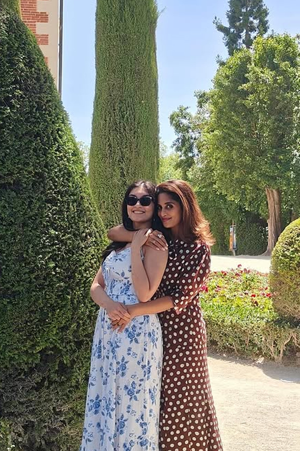 Actress Shalini Shares vacation Trip Pictures With Family7