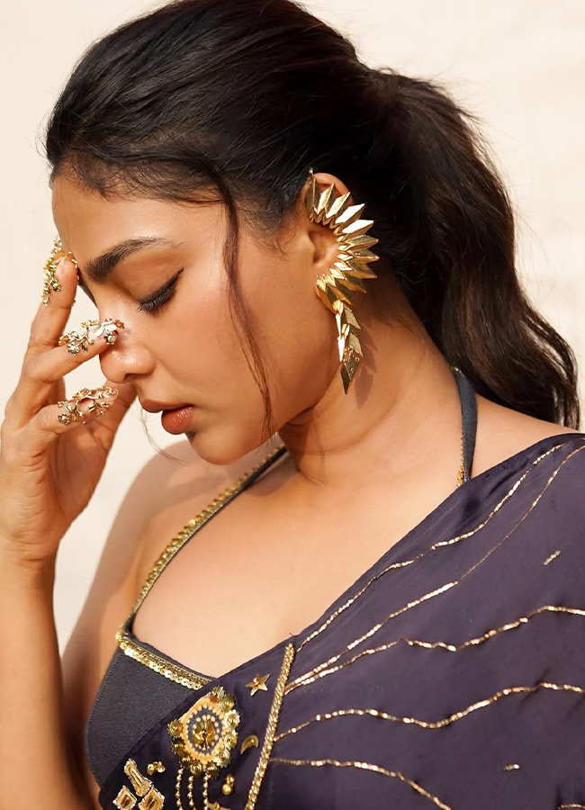 Malayalam Beauty Aishwarya Lekshmi Stuns in a Black Dress Stunning Photos4