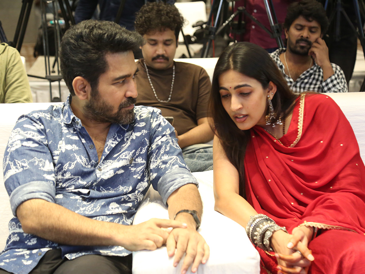Vijay Antony Vanda Devullu Pre Release Event Photos4