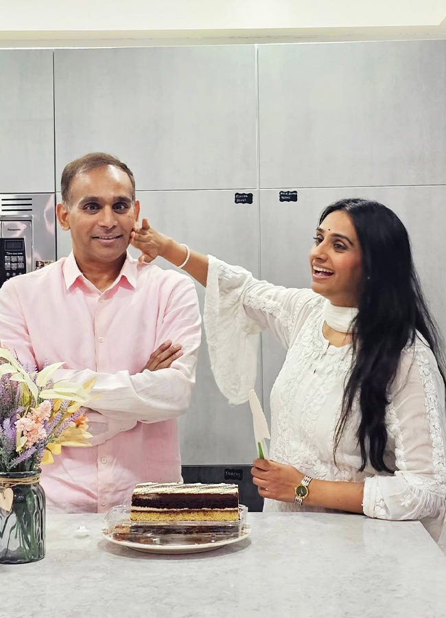 20 Years of Marriage: Actress Laya Celebrates with Her Husband5